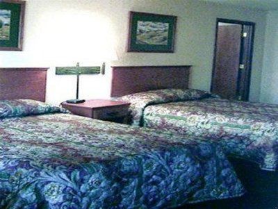 Hotel 6 Downtown - Convention Center 2*