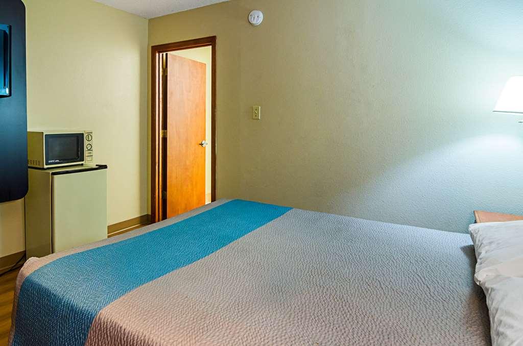 6 Downtown - Convention Center Hotel 2*