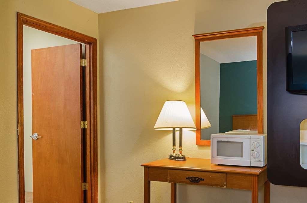 Hotel 6 Downtown - Convention Center