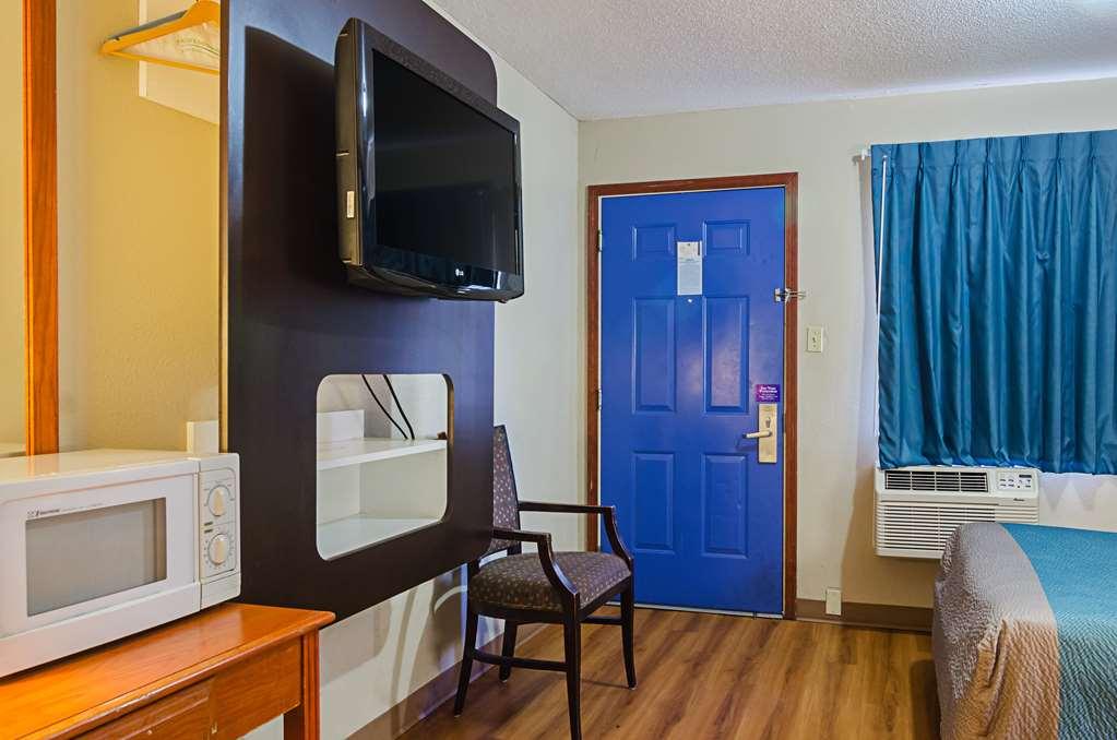 6 Downtown - Convention Center Hotel 2*