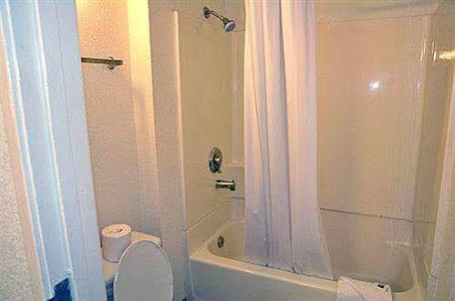 6 Downtown - Convention Center Hotel 2*